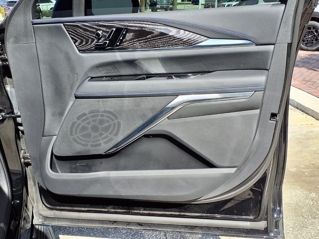 2025 Cadillac ESCALADE IQ Sport 1