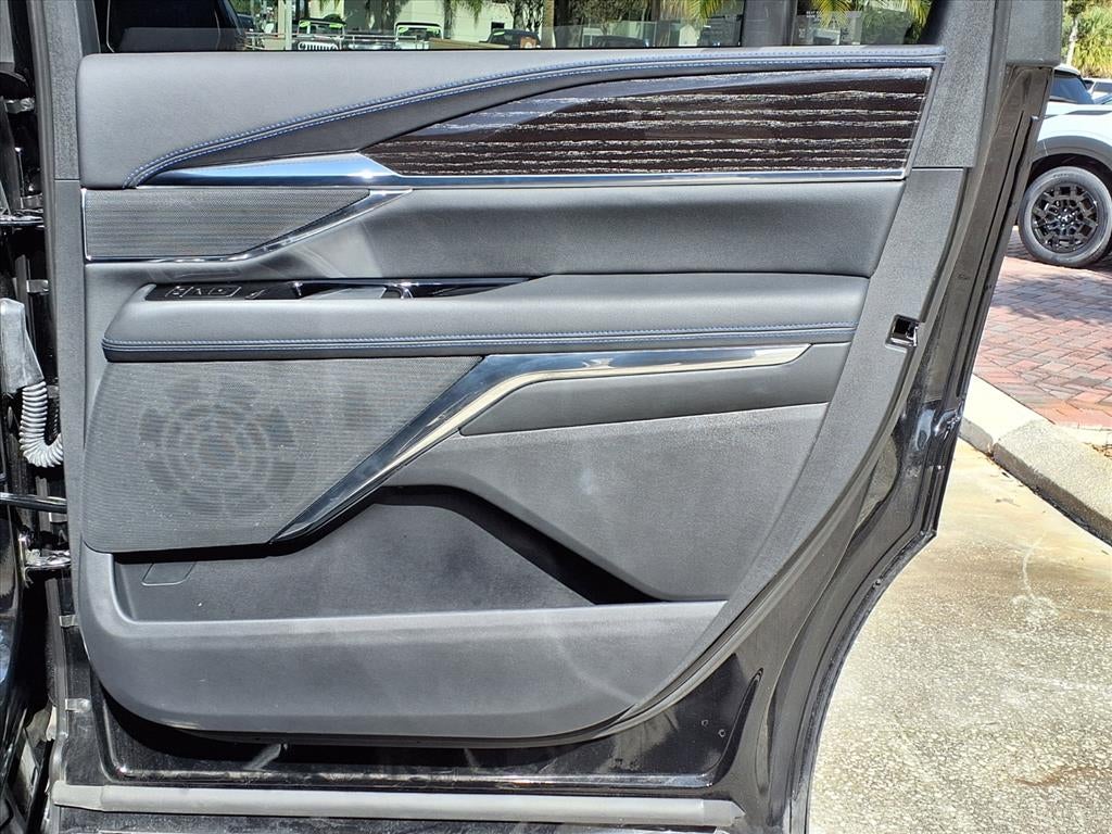 2025 Cadillac ESCALADE IQ Sport 1