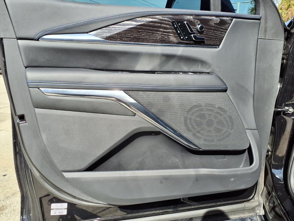 2025 Cadillac ESCALADE IQ Sport 1