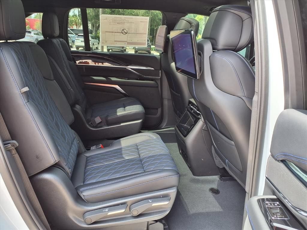 2026 Cadillac ESCALADE IQ Sport