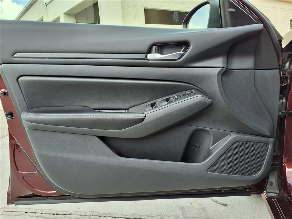 2024 Nissan Altima SV - Photo 17