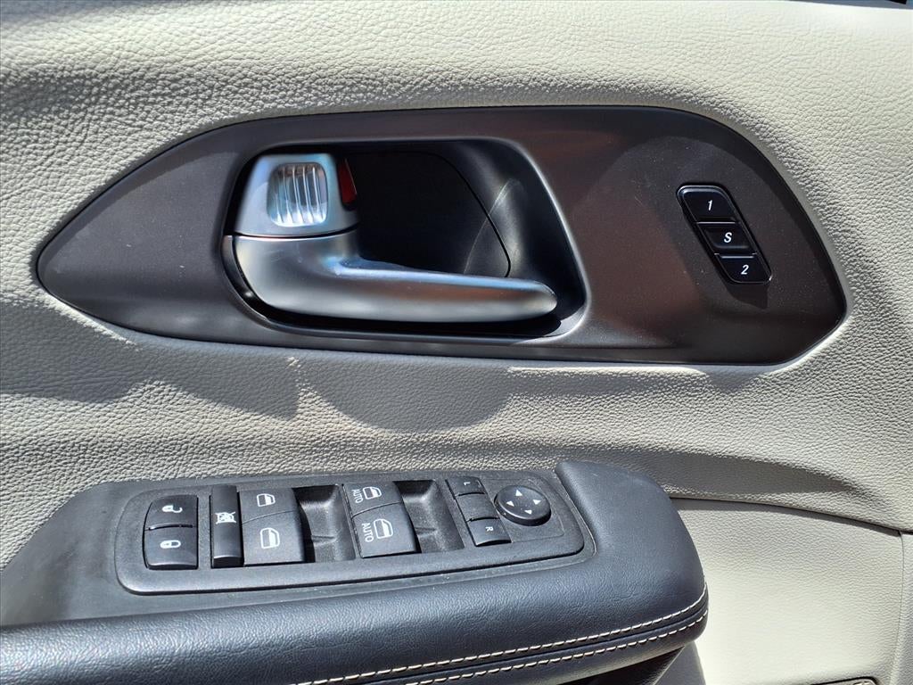2023 Chrysler Pacifica Touring L - Photo 19