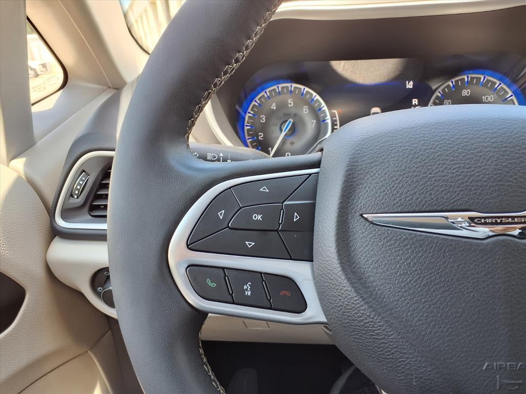 2023 Chrysler Pacifica Touring L - Photo 25