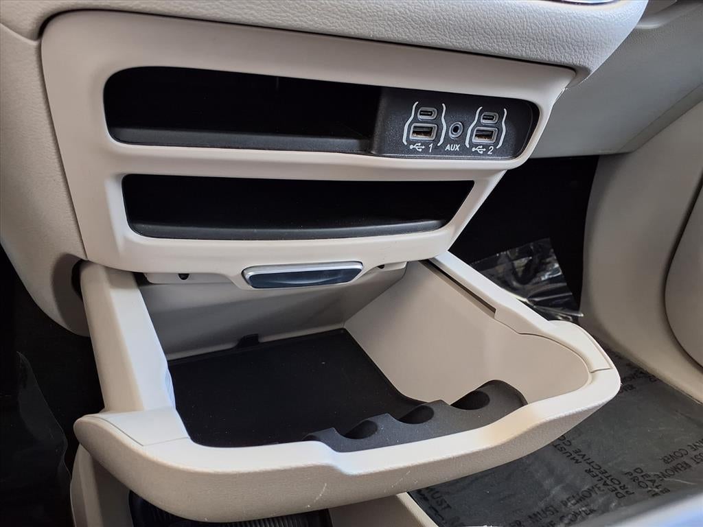 2023 Chrysler Pacifica Touring L - Photo 29