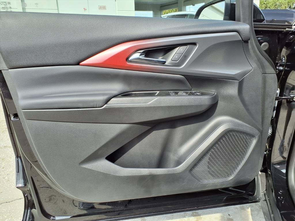 2024 Chevrolet Equinox EV Launch Edition - Photo 17