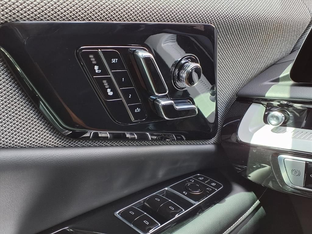 2027 Cadillac OPTIQ Luxury