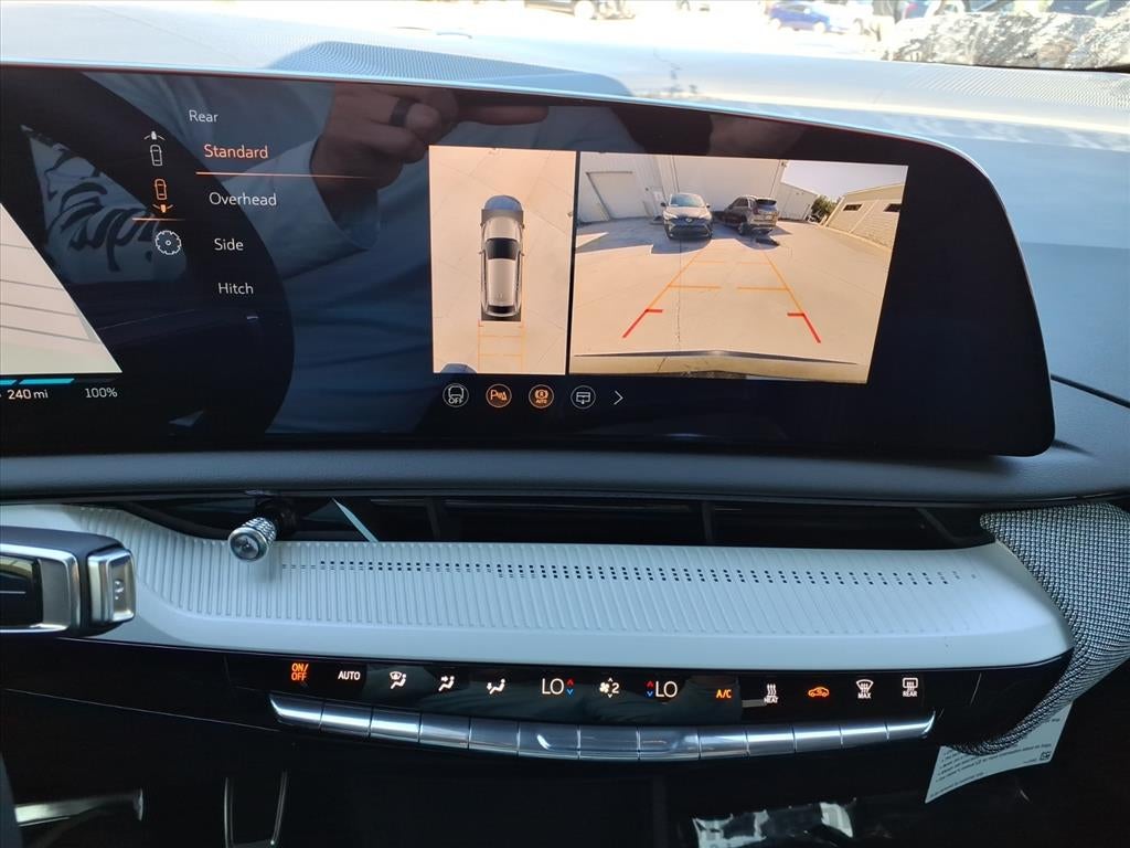 2026 Cadillac OPTIQ Premium Luxury