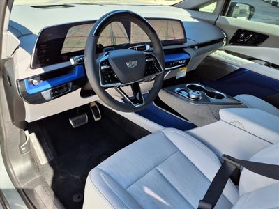 2025 Cadillac OPTIQ Luxury 2