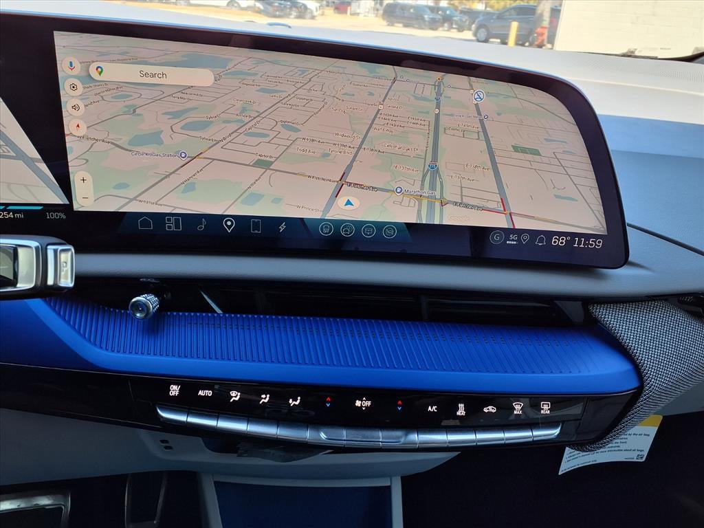 2025 Cadillac OPTIQ Luxury 2