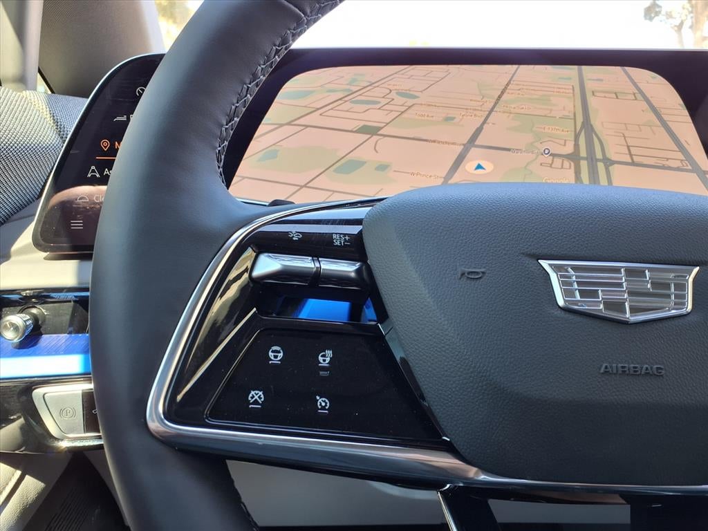 2025 Cadillac OPTIQ Luxury 2