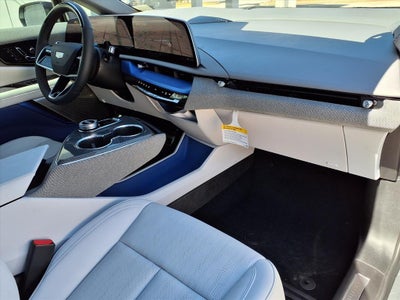 2025 Cadillac OPTIQ Luxury 2