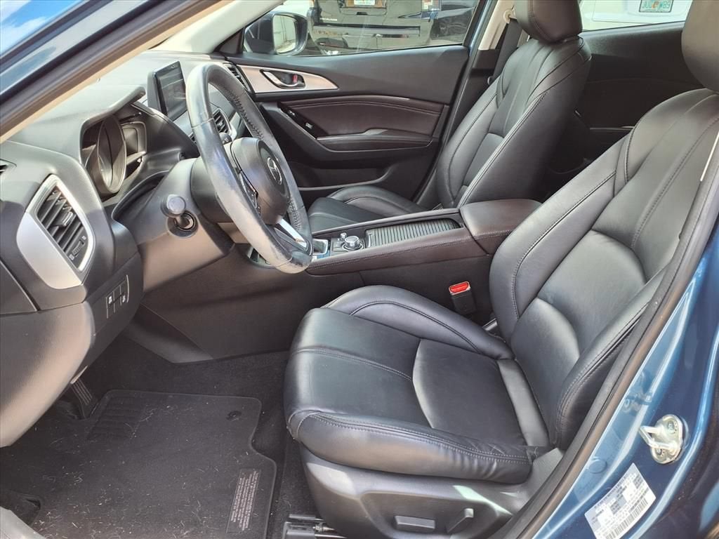 2018 Mazda Mazda3 5-Door Touring