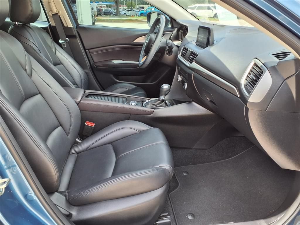 2018 Mazda Mazda3 5-Door Touring