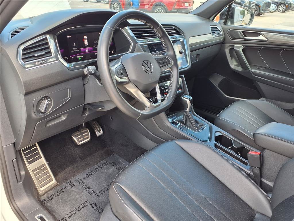 2023 Volkswagen Tiguan SE R-Line Black