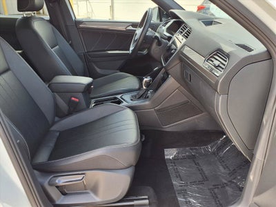 2023 Volkswagen Tiguan SE R-Line Black