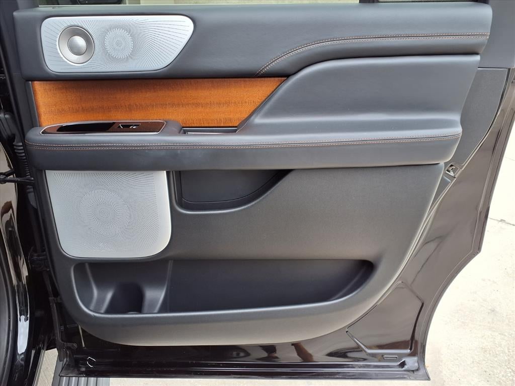 2023 Lincoln Navigator L Black Label