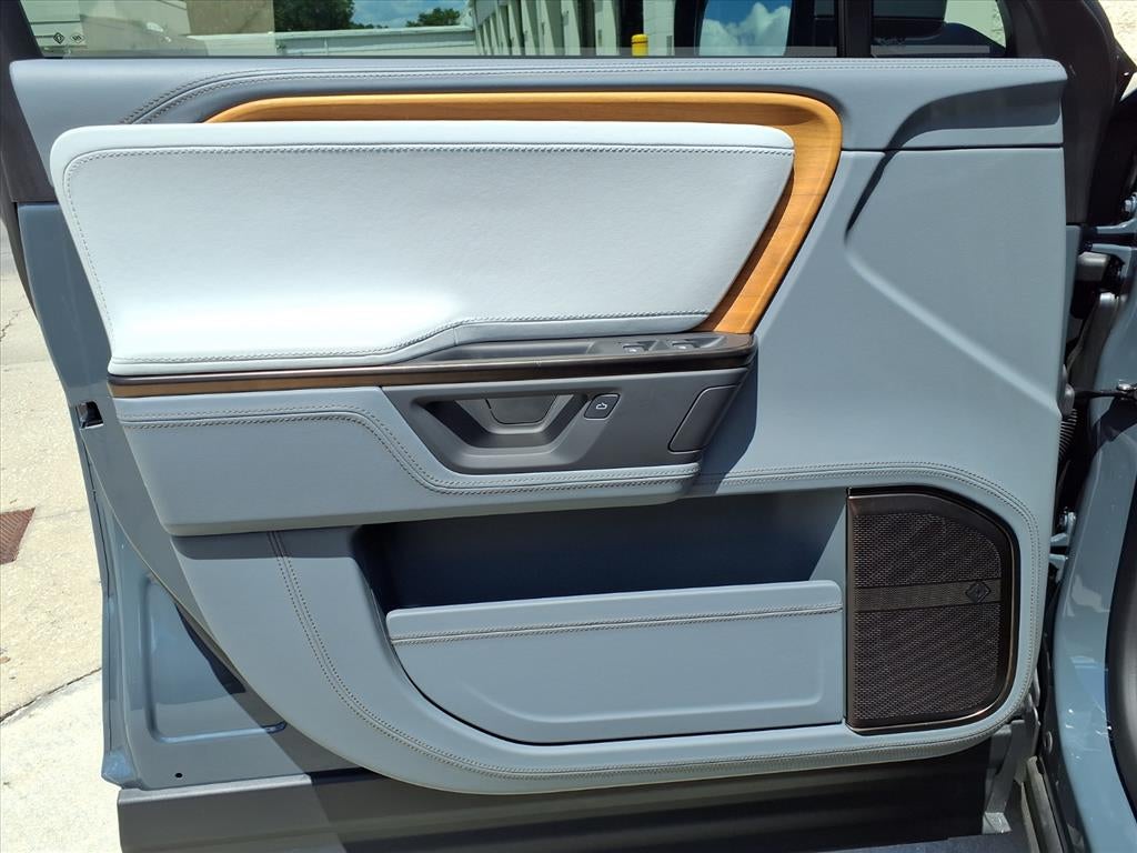 2025 Rivian R1S Ascend - Photo 19