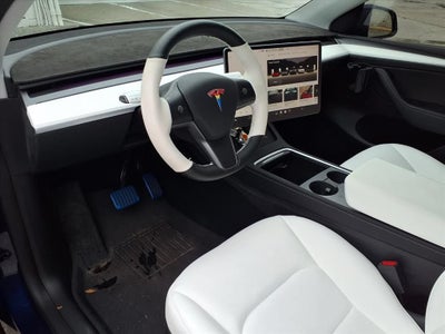 2023 Tesla Model Y Base