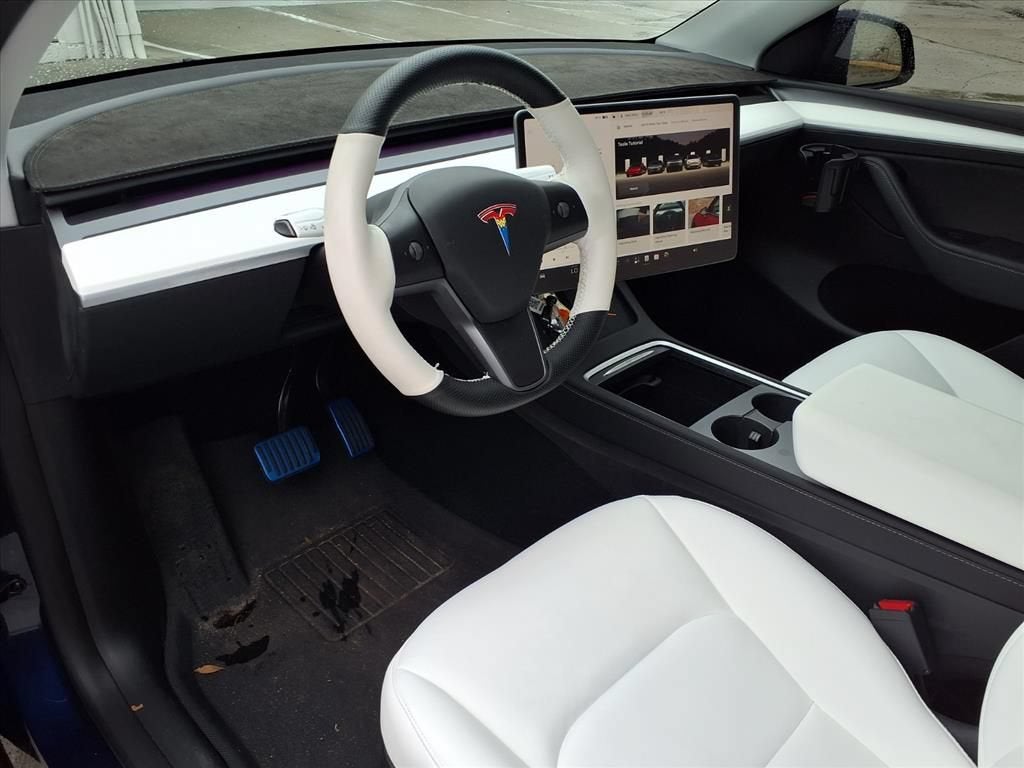 2023 Tesla Model Y Base