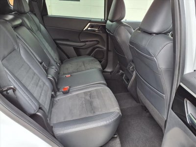 2022 Mitsubishi Outlander SE