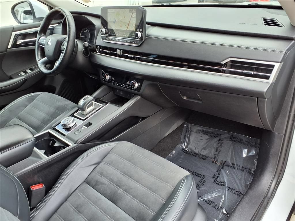 2022 Mitsubishi Outlander SE