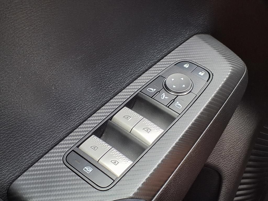 2024 Mitsubishi Outlander SE - Photo 30