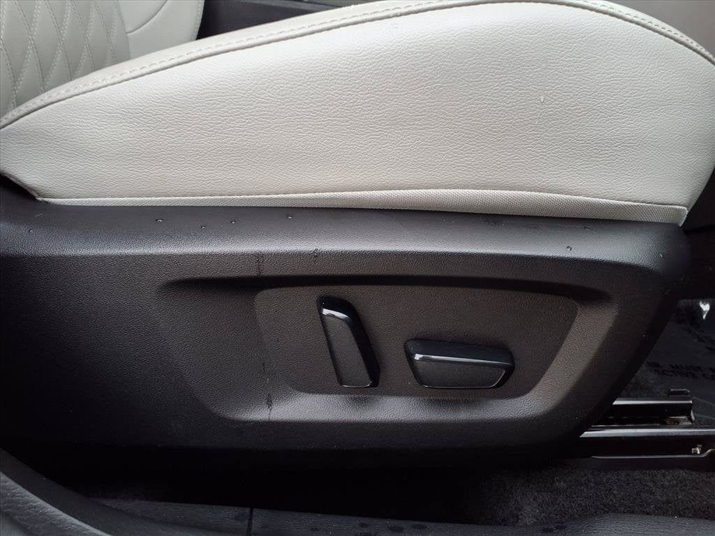 2024 Mitsubishi Outlander SEL - Photo 11