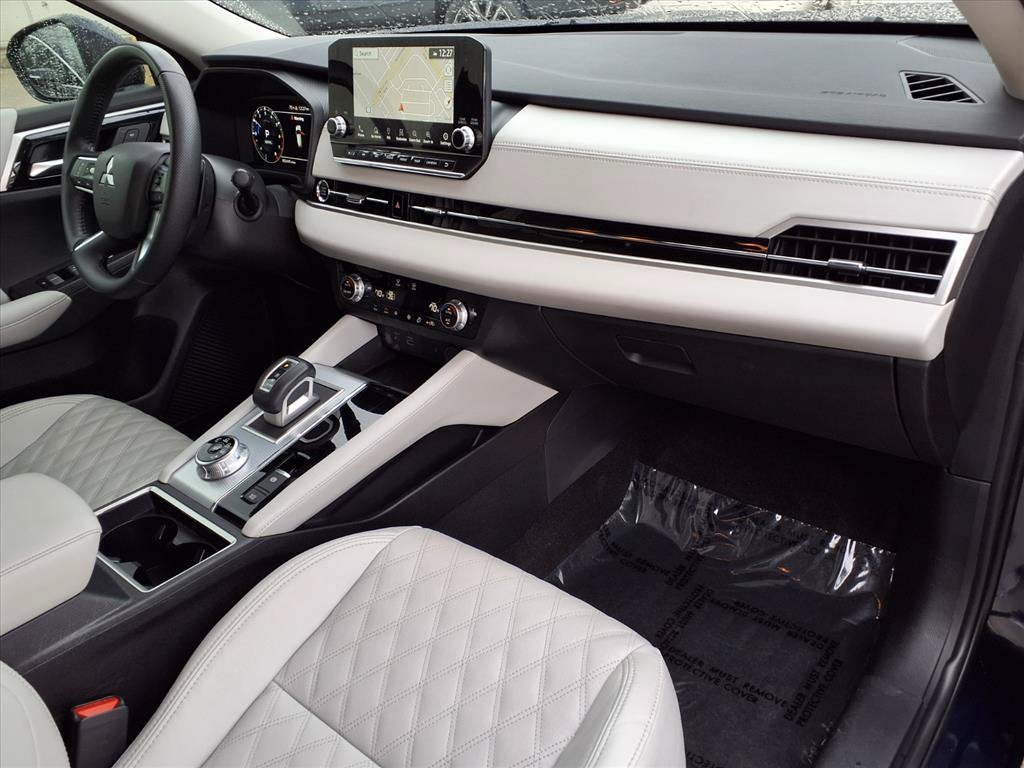 2024 Mitsubishi Outlander SEL - Photo 8