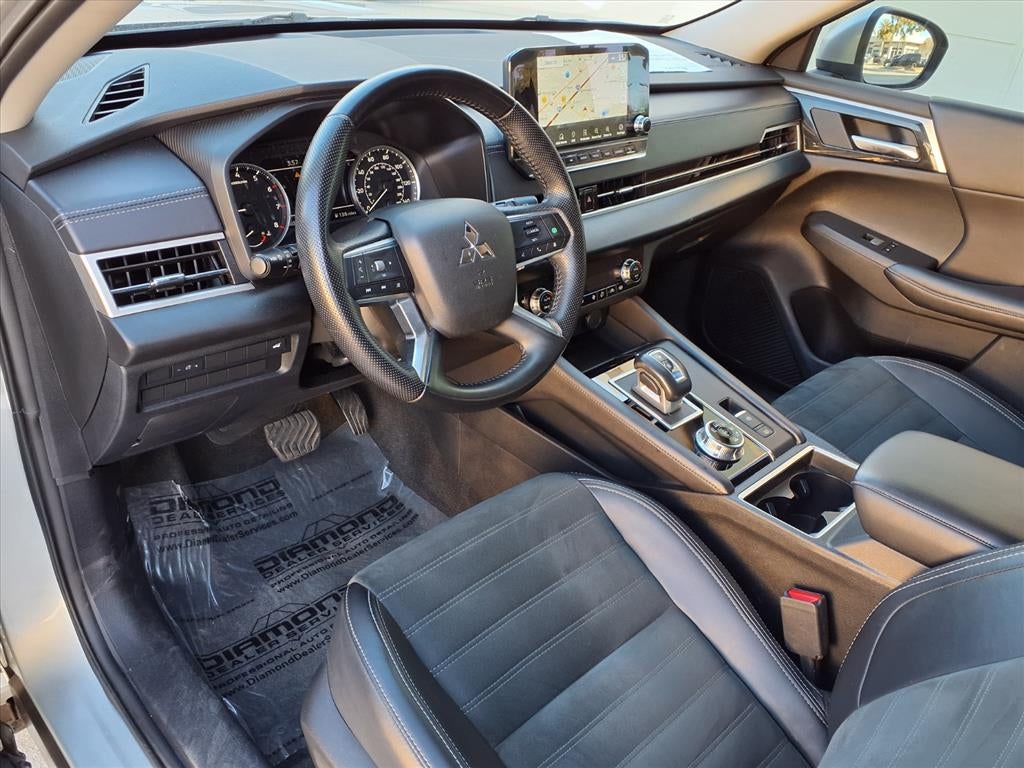 2024 Mitsubishi Outlander SE