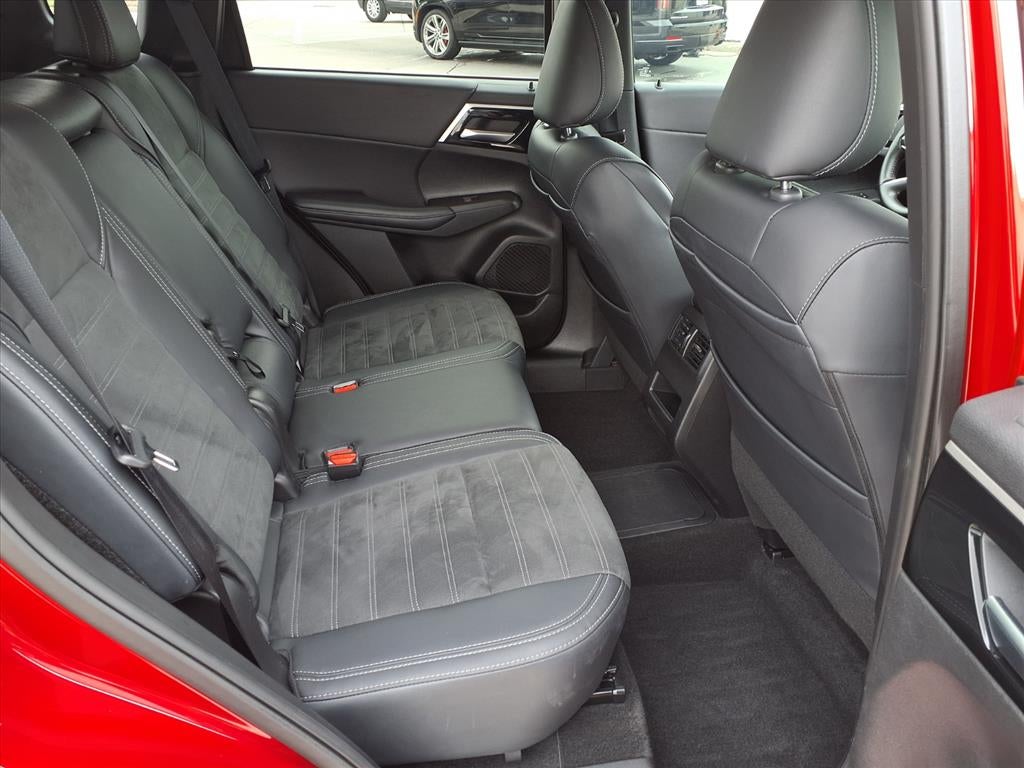 2025 Mitsubishi Outlander Plug-In Hybrid SE