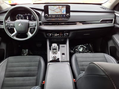2025 Mitsubishi Outlander Plug-In Hybrid SE