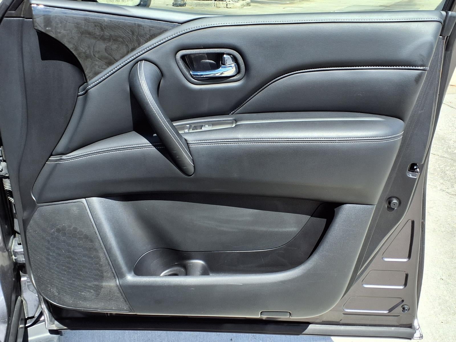 2023 INFINITI QX80 LUXE