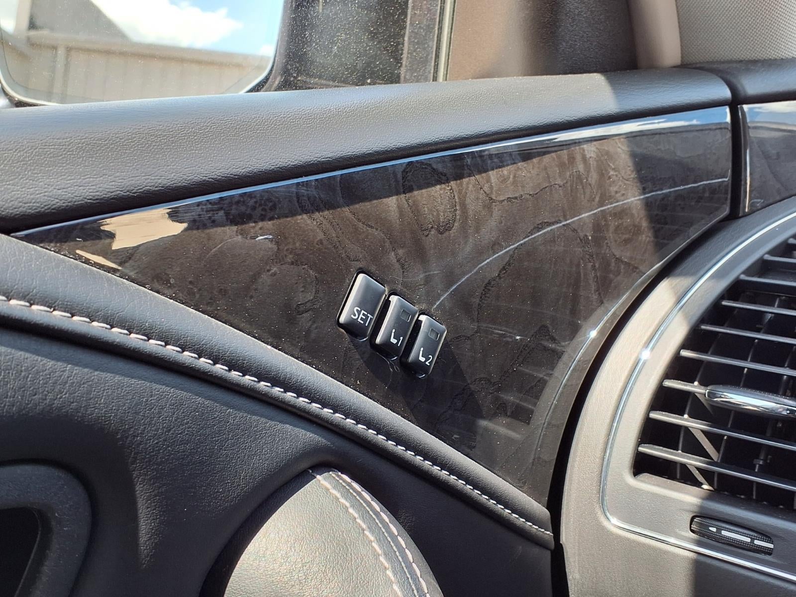 2023 INFINITI QX80 LUXE