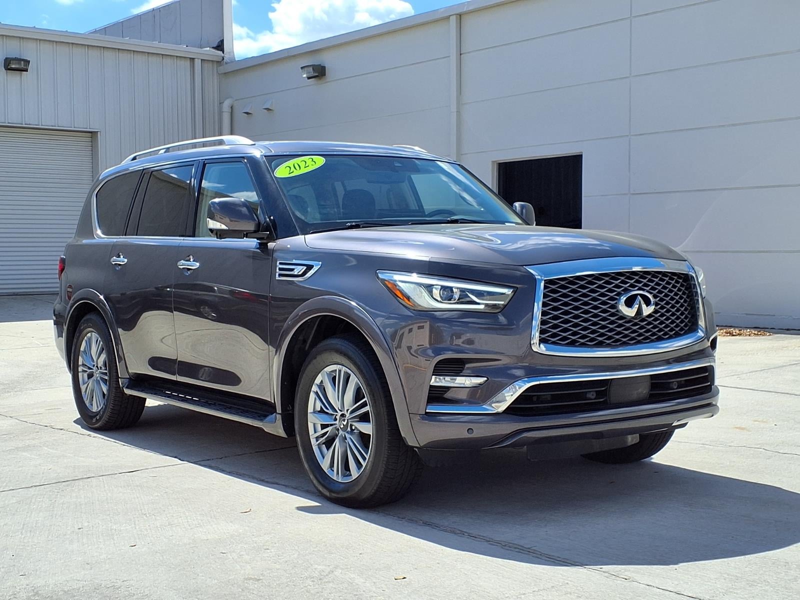 2023 INFINITI QX80 LUXE