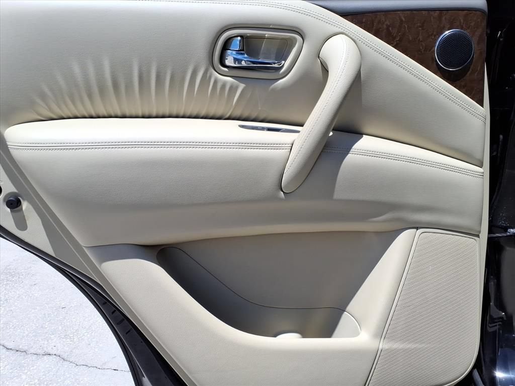 2017 INFINITI QX80 Base