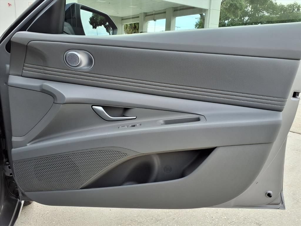 2026 Hyundai Elantra SEL Sport - Photo 10
