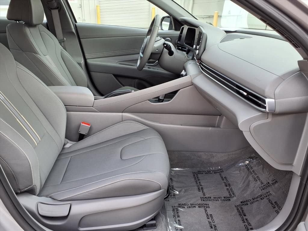 2026 Hyundai Elantra SEL Sport - Photo 9