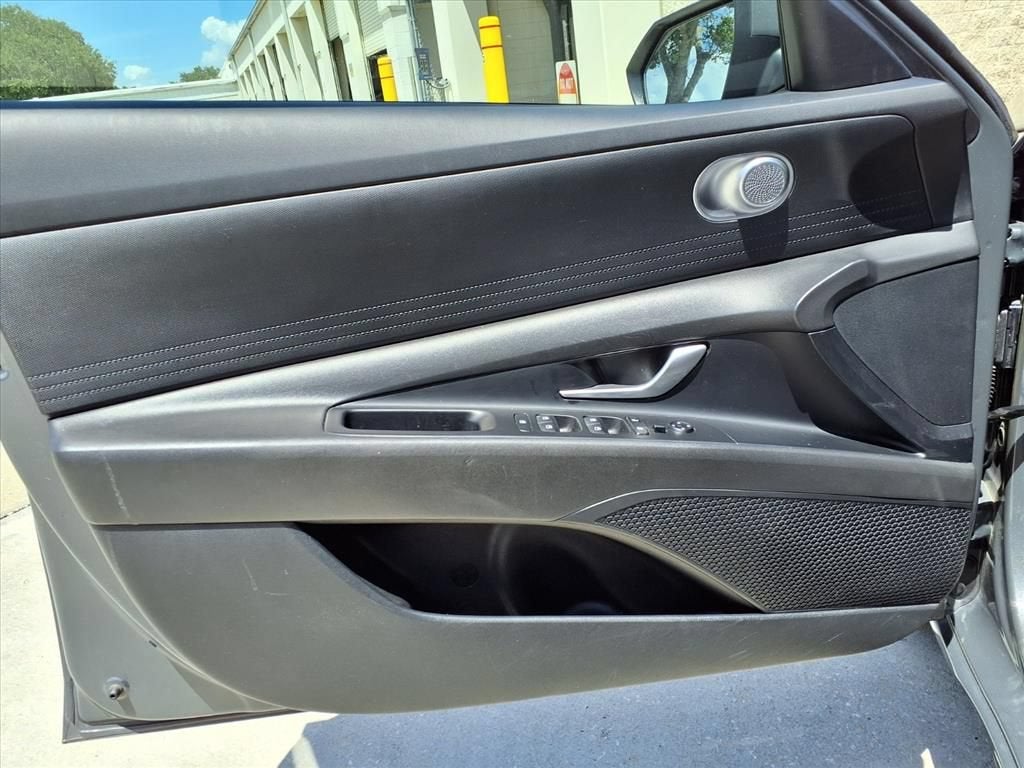 2024 Hyundai Elantra SEL - Photo 17