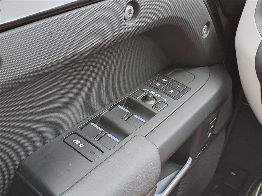 2025 Land Rover Defender S