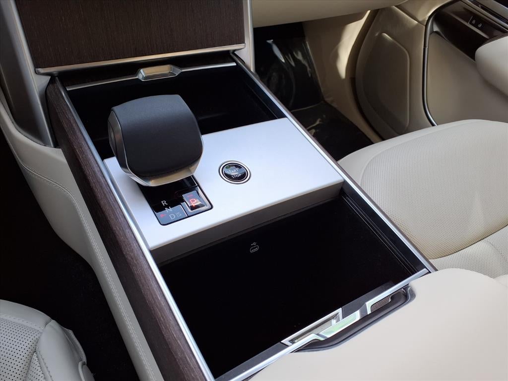 2025 Land Rover Range Rover SE