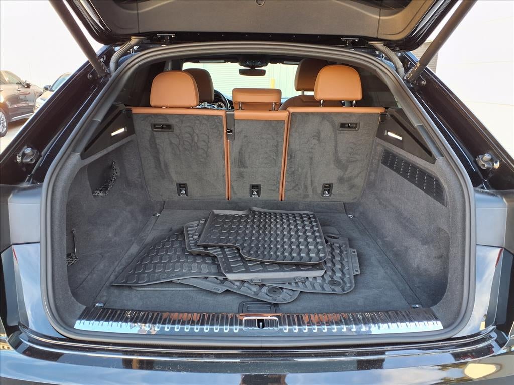 2022 Audi Q8 Premium Plus