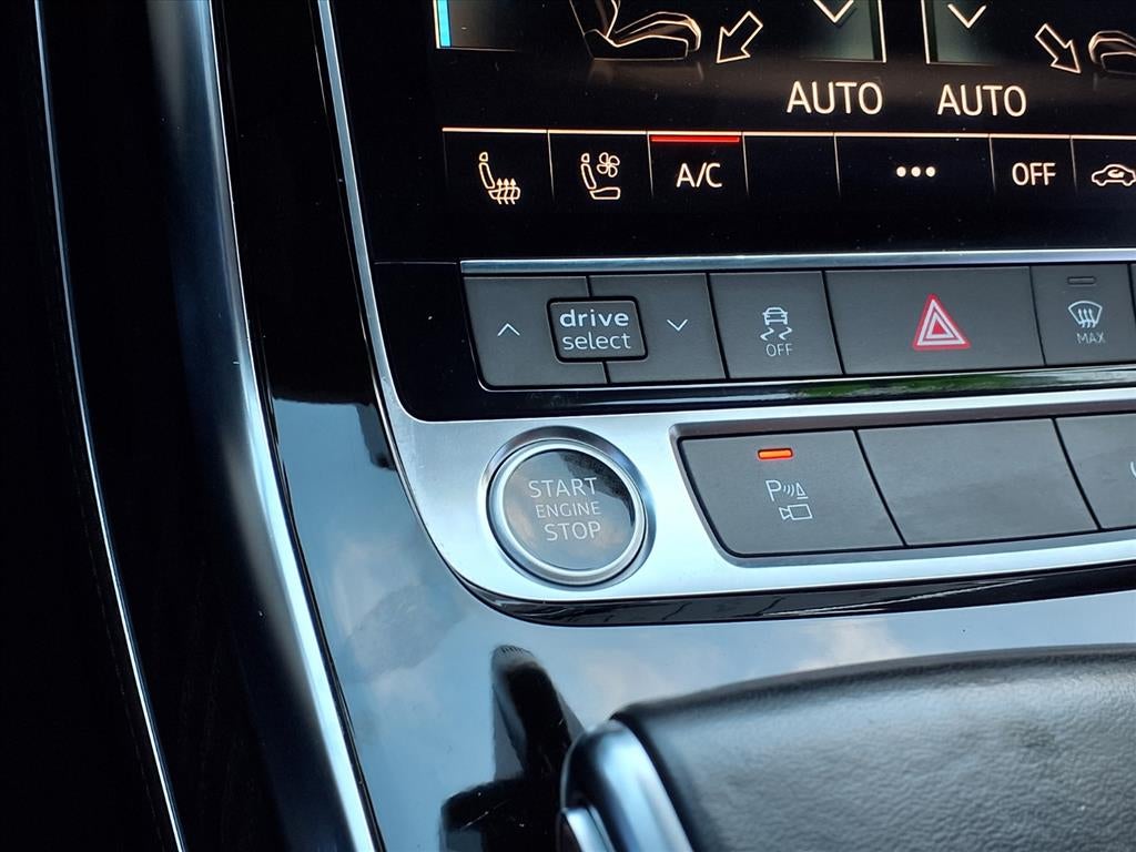 2022 Audi Q8 Premium Plus