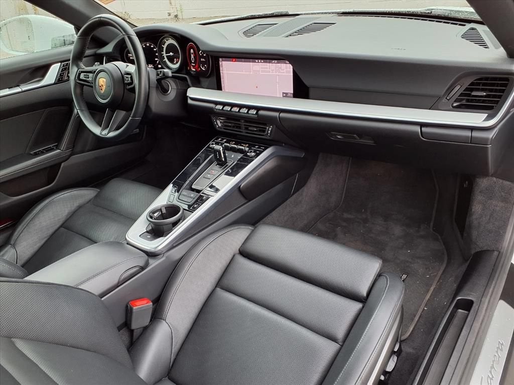 2020 Porsche 911 Carrera