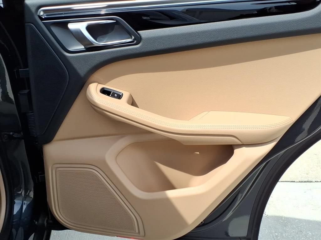 2023 Porsche Macan T