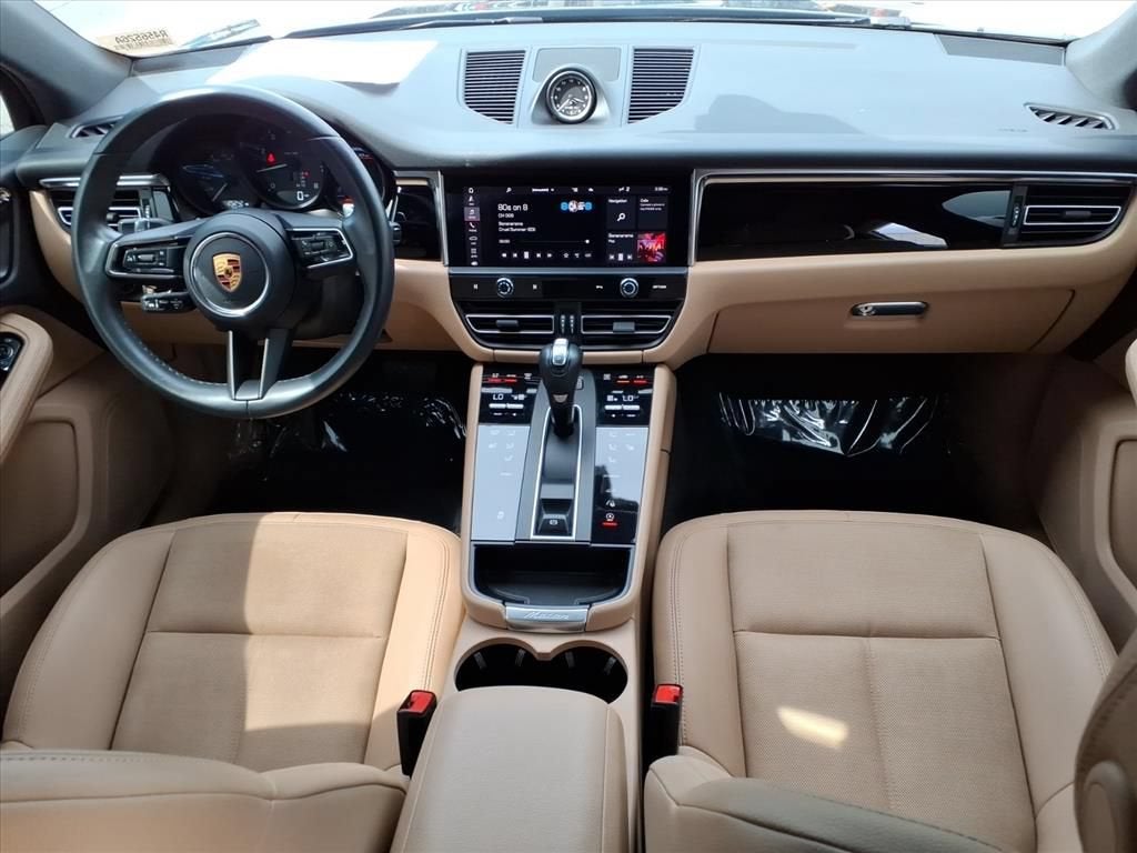 2023 Porsche Macan T