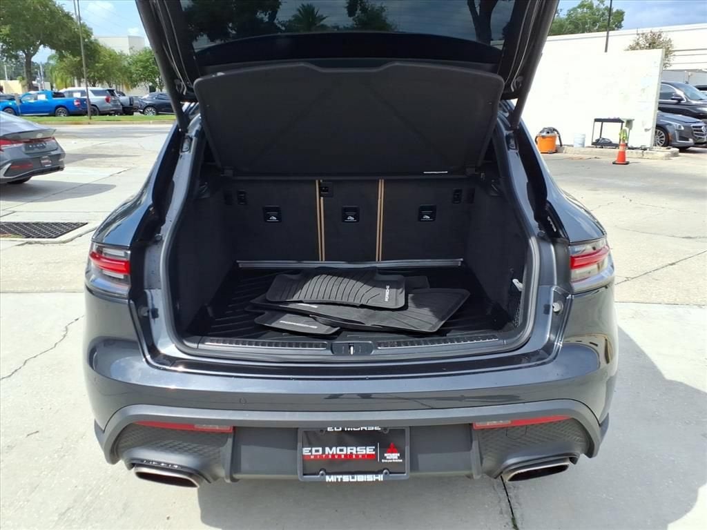 2023 Porsche Macan T