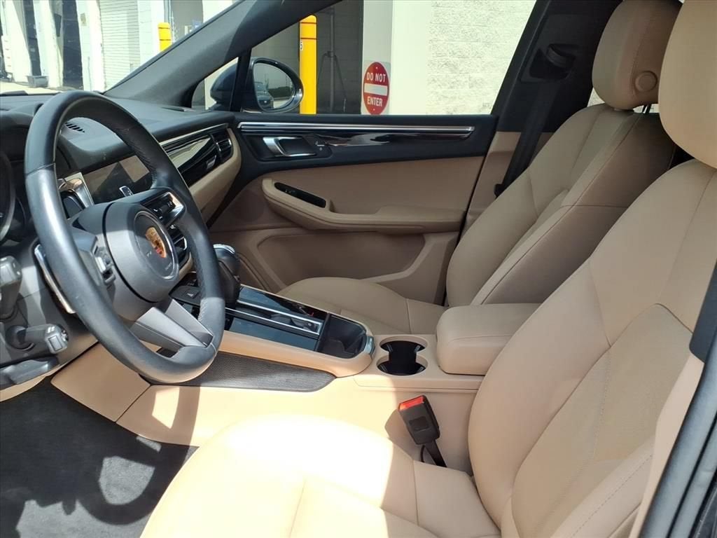 2023 Porsche Macan T