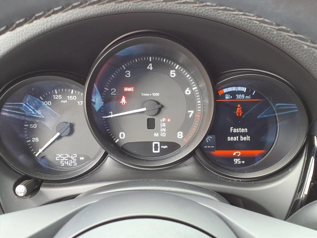 2023 Porsche Macan T