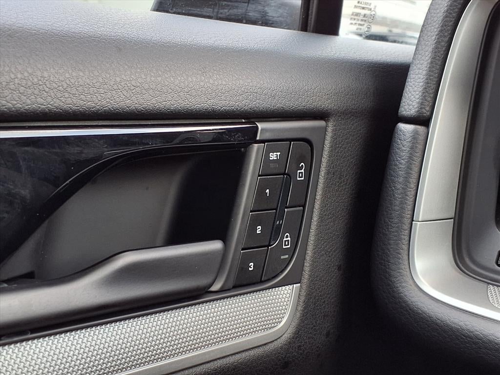 2024 Porsche Cayenne NA