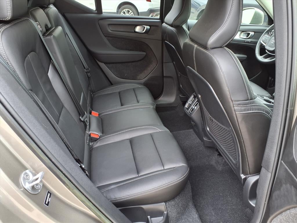 2022 Volvo XC40 Momentum